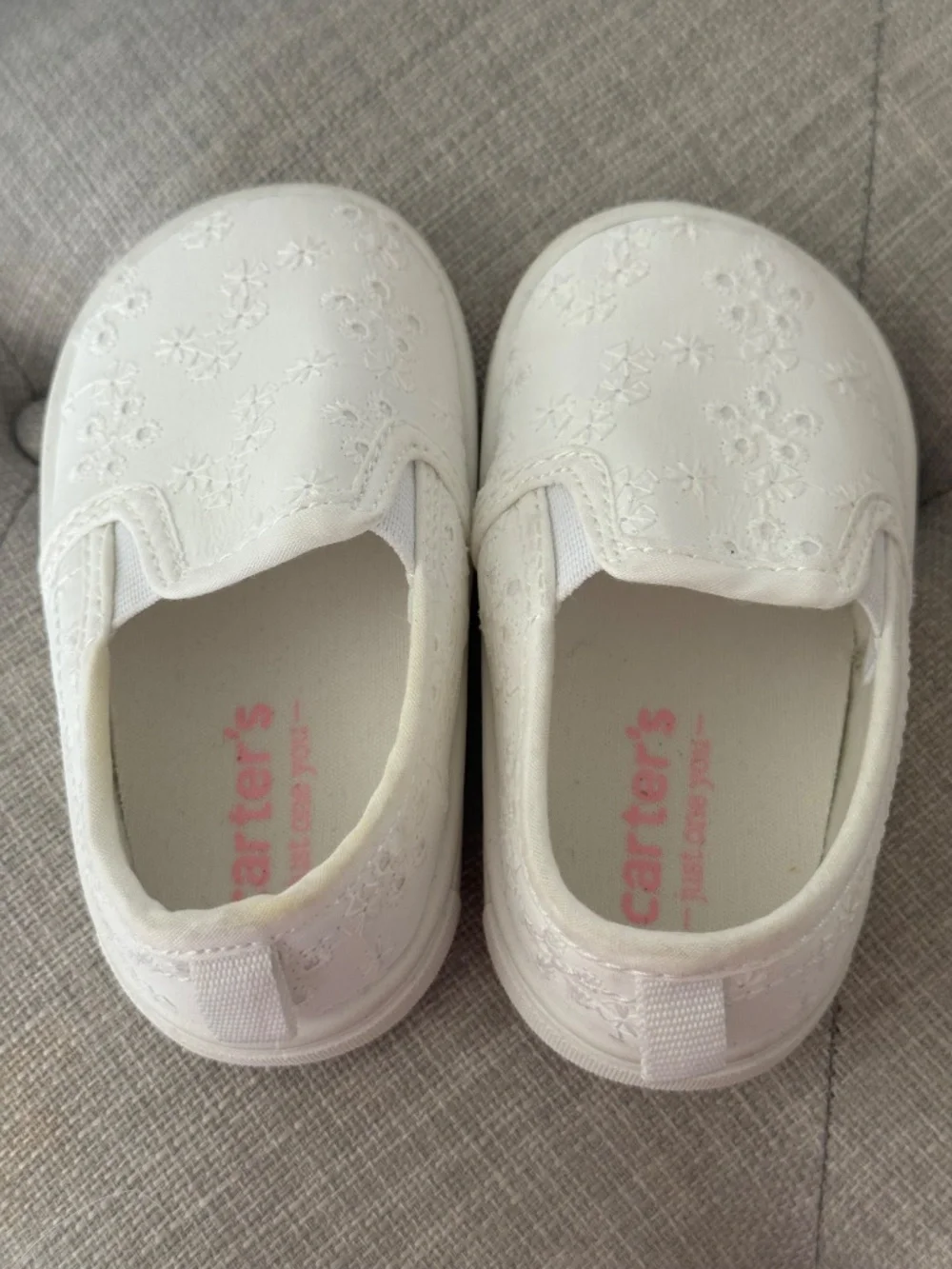 Carter’s Eyelet Shoe Size 4 Baby Girl